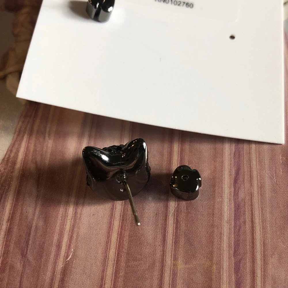 Authentic Kate spade cat stud earrings. New with card.